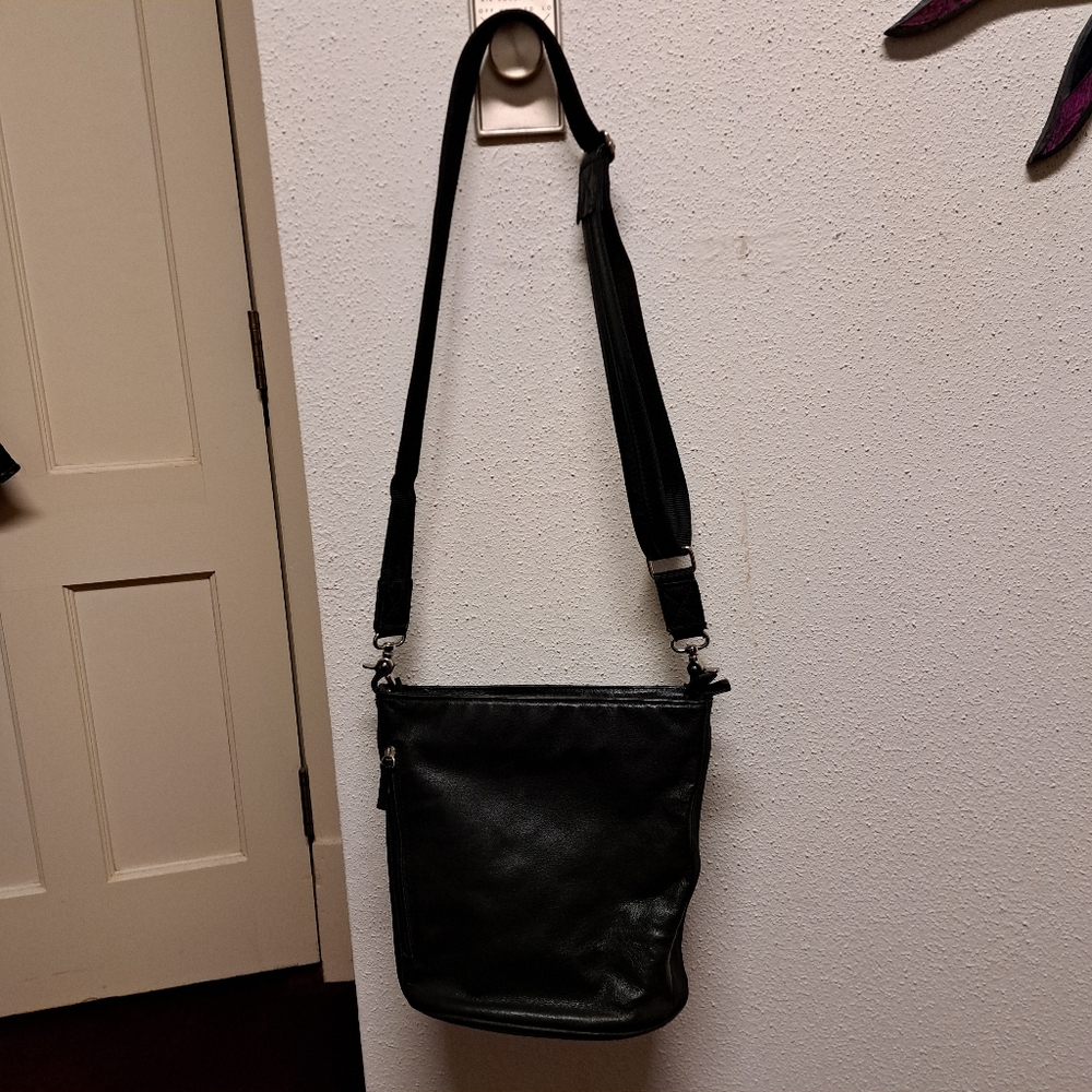 CCW Concealed Carry Black Leather Bucket Bag